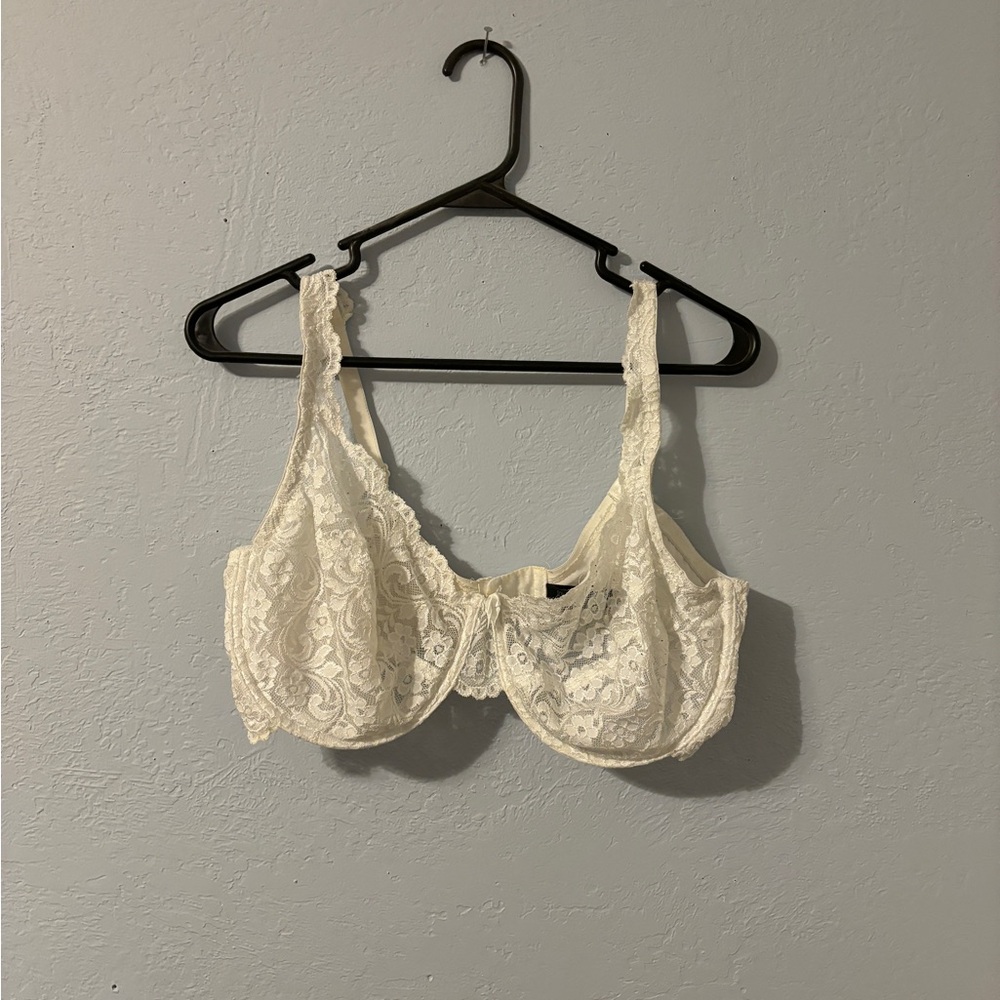 ✨flawed✨ Smart and sexy 40ddd lace bra